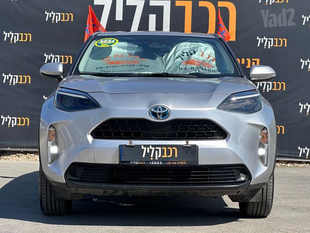 טויוטה יאריס קרוס