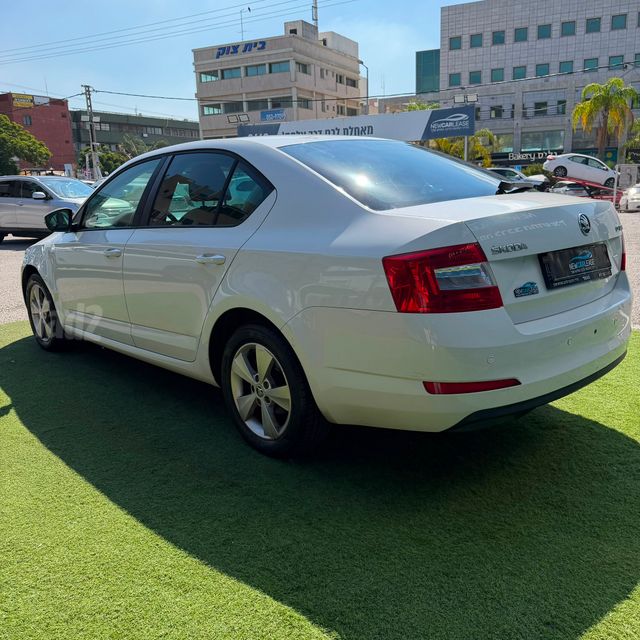 סקודה אוקטביה