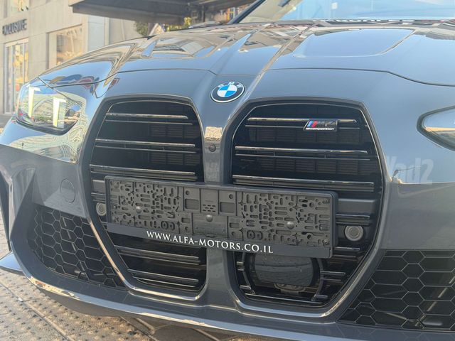 ב מ וו M4
