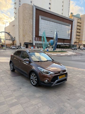 יונדאי I20 קרוס