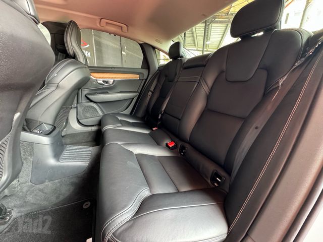 וולוו S90