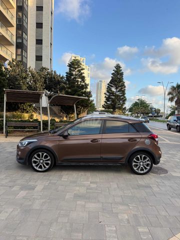 יונדאי I20 קרוס