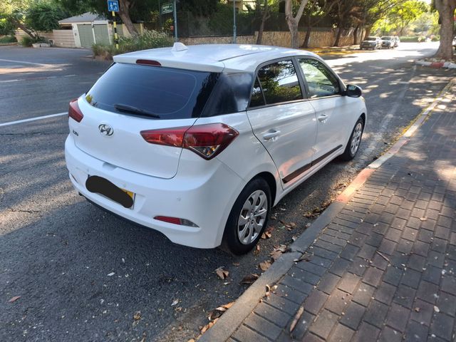 יונדאי i20