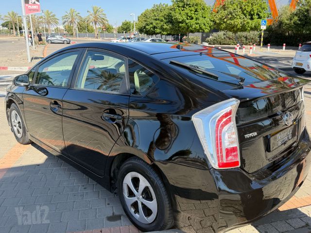 טויוטה פריוס
