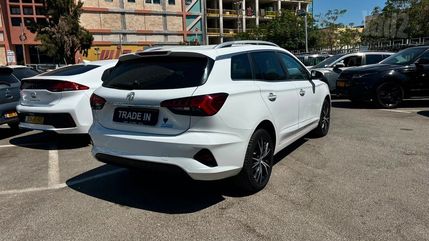 אם ג'י MG5