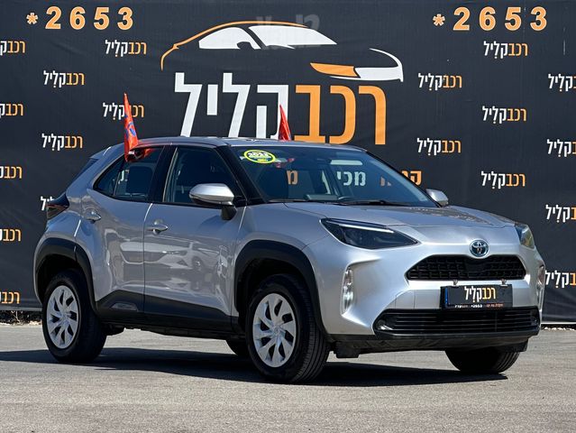 טויוטה יאריס קרוס
