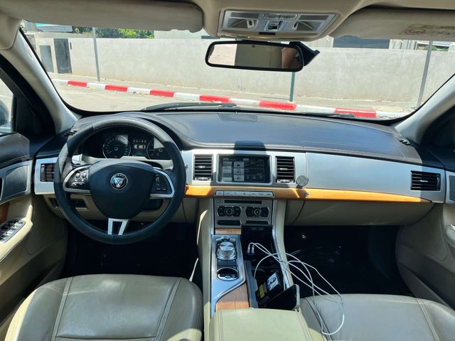 יגואר XF