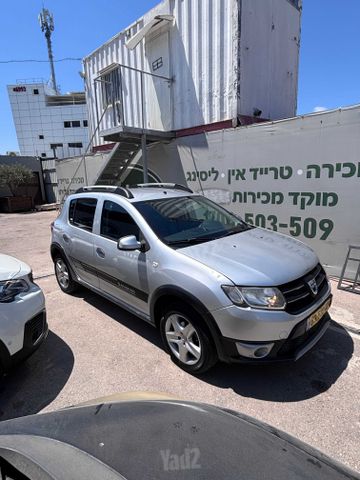 דאצ'יה סנדרו Stepway