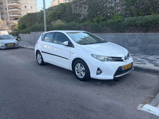 מודעת רכב טויוטה אוריס