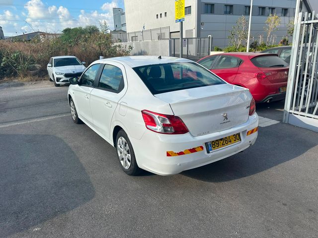 פיג'ו 301