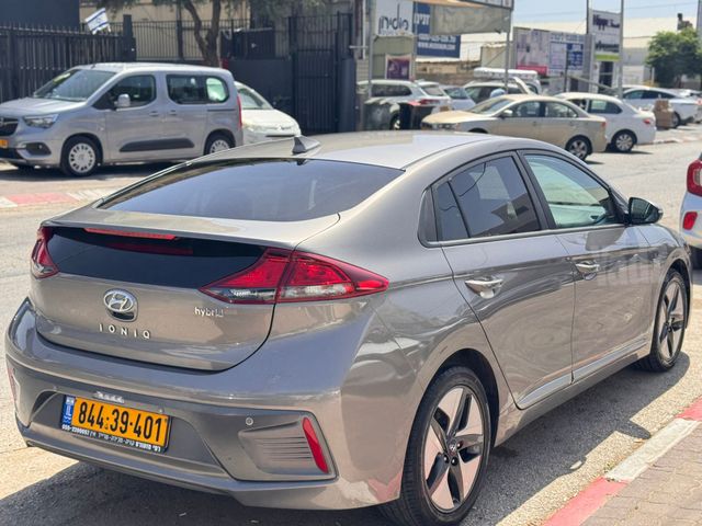 יונדאי איוניק