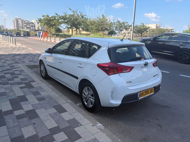 מודעת רכב טויוטה אוריס 1