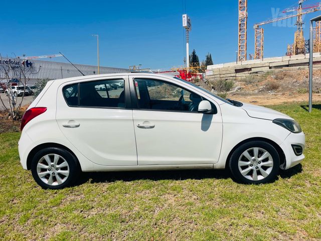 מודעת רכב יונדאי i20