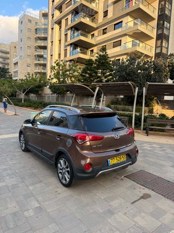 יונדאי I20 קרוס