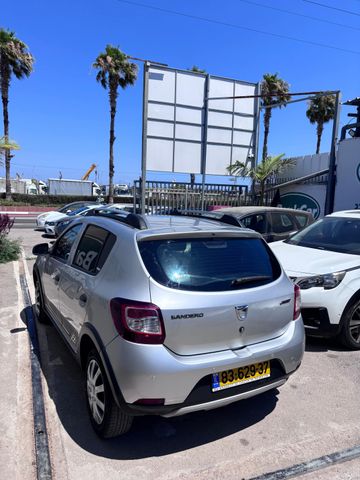 דאצ'יה סנדרו Stepway