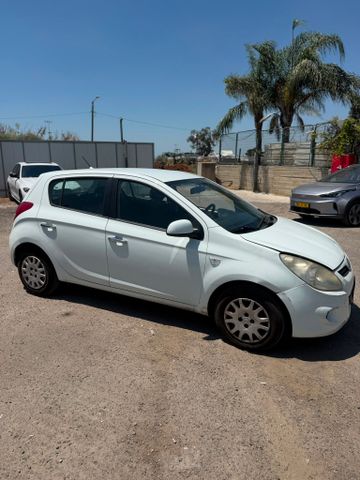 יונדאי i20