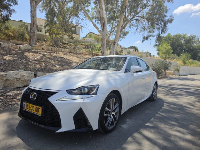 מודעת רכב לקסוס IS