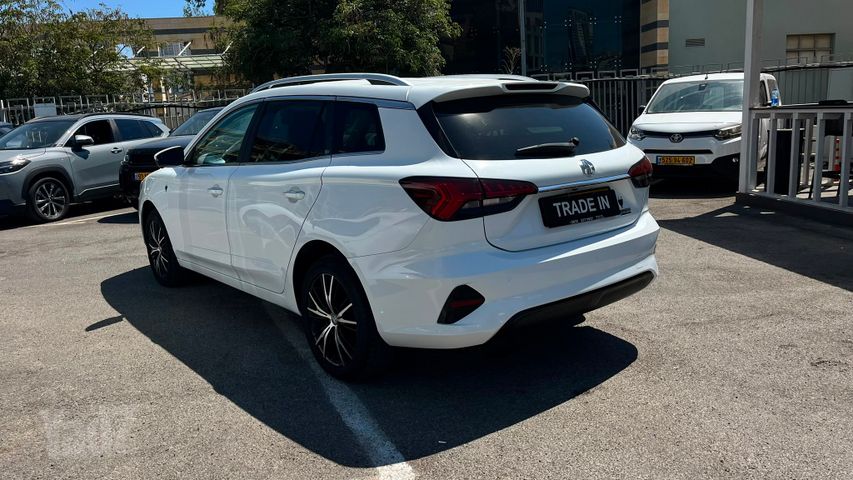 אם ג'י MG5
