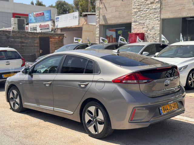 יונדאי איוניק
