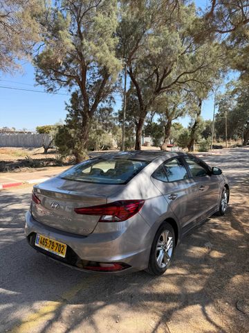 יונדאי אלנטרה