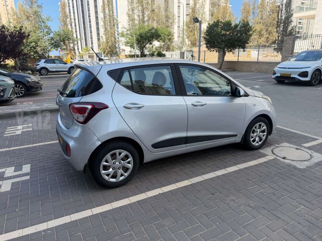יונדאי i10