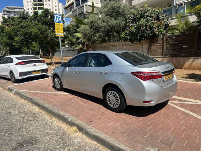 טויוטה קורולה