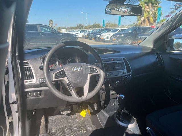 יונדאי i20