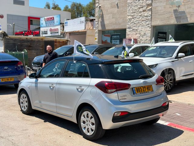יונדאי i20