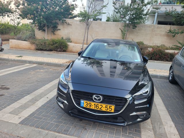 מאזדה 3