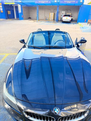 ב מ וו Z4