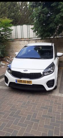 מודעת רכב קיה קארנס