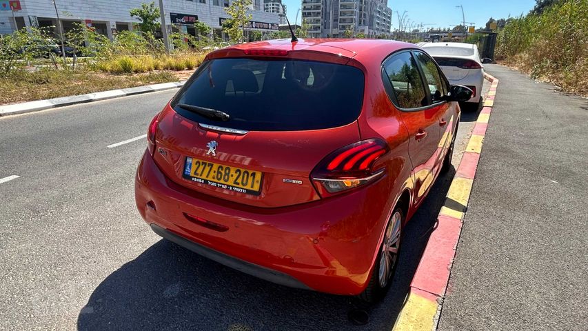 מודעת רכב פיג'ו 208