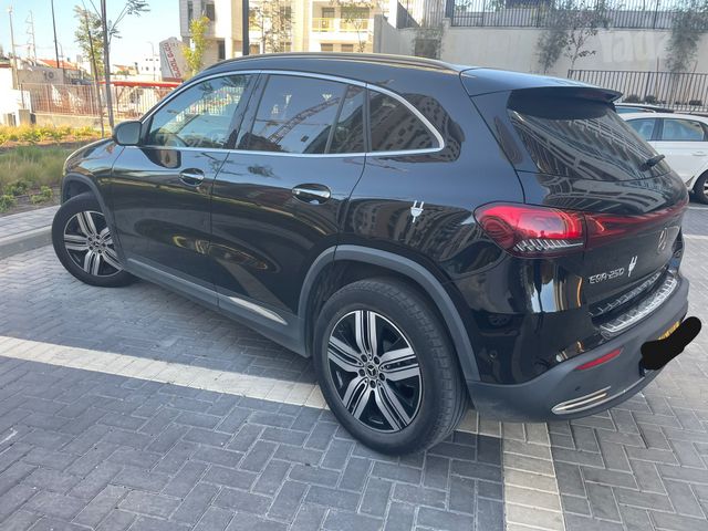 מרצדס-בנץ EQA