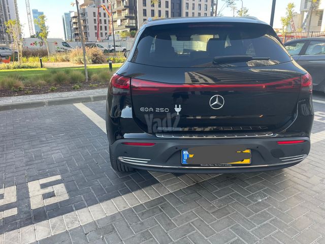 מרצדס-בנץ EQA