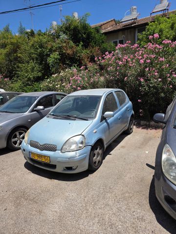טויוטה יאריס