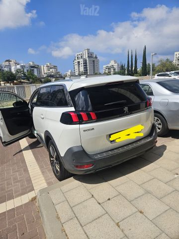פיג'ו 5008