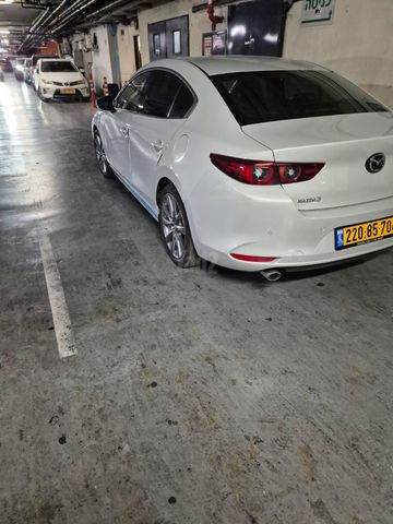 מודעת רכב מאזדה 3