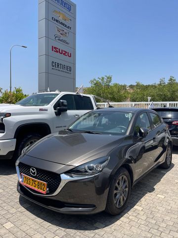 מודעת רכב מאזדה 2