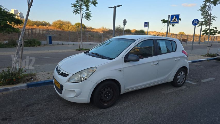 מודעת רכב יונדאי i20