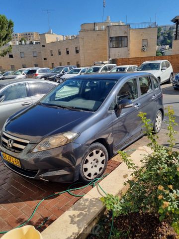 מודעת רכב הונדה FR-V