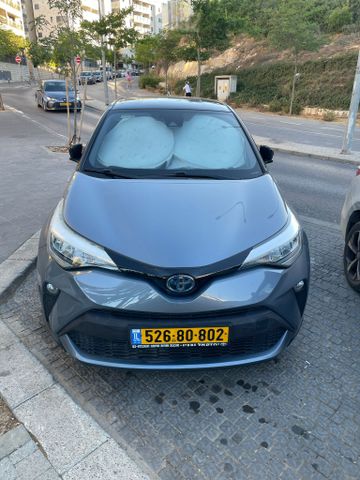 מודעת רכב טויוטה C-HR