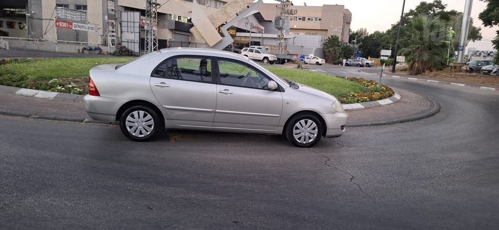 טויוטה קורולה
