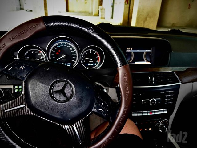 מודעת רכב מרצדס-בנץ C-class