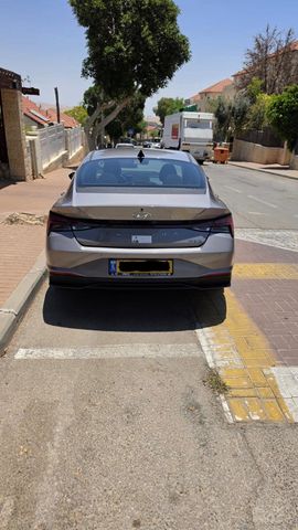 יונדאי אלנטרה