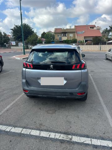 פיג'ו 5008