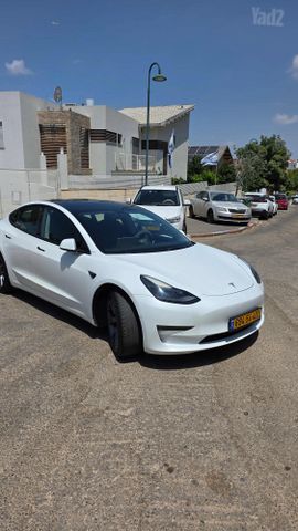מודעת רכב טסלה מודל 3