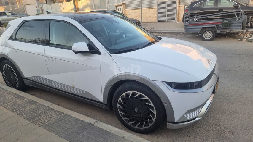 יונדאי איוניק 5