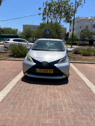 טויוטה אייגו