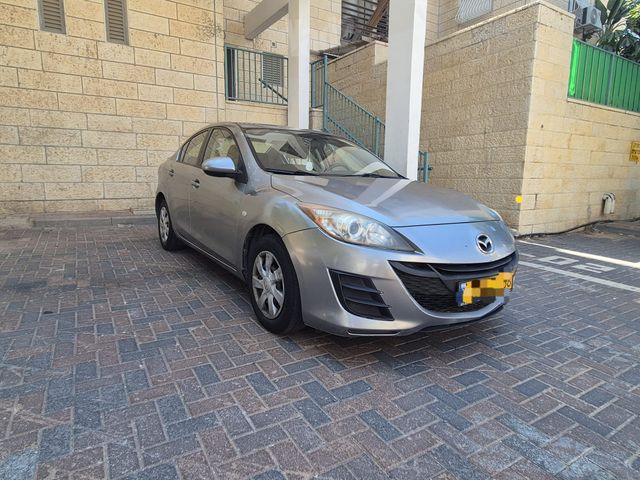 מודעת רכב מאזדה 3