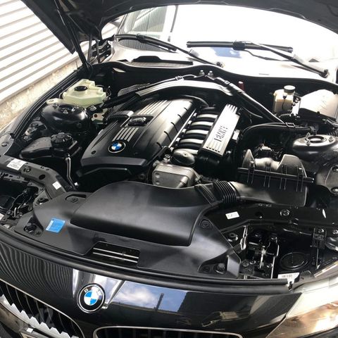 ב מ וו Z4